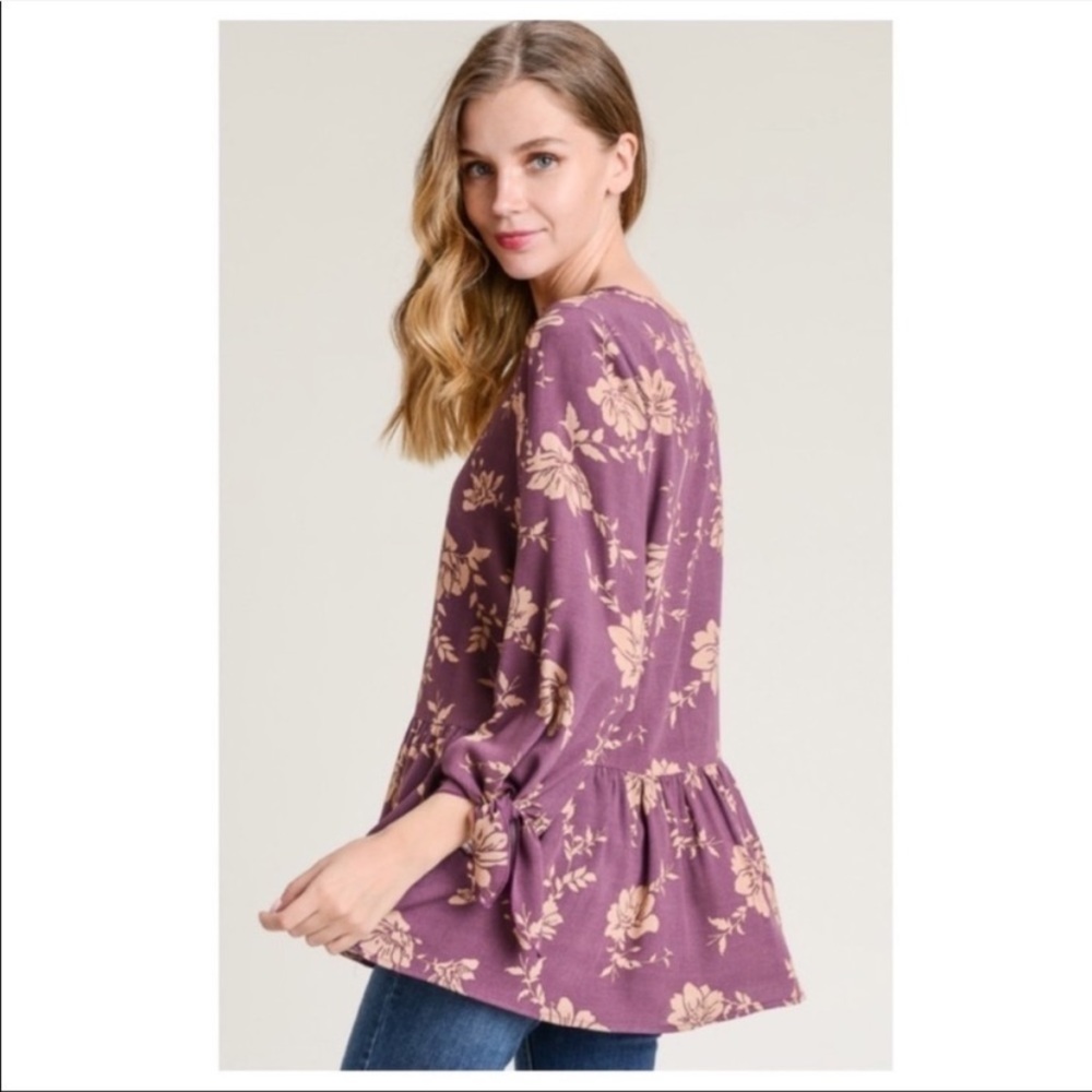 $20 start 219 ❤️NWT Beautiful v neck floral tunic tie sleeves and peplum waist - Picture 2 of 3